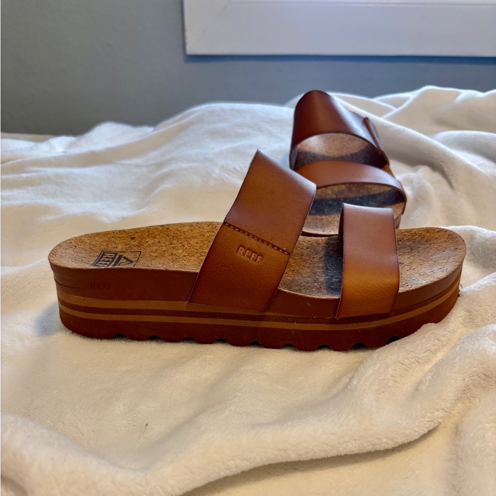 🌺 Reef Cushion Vista Hi Leather Slide Sandals Espresso Duo